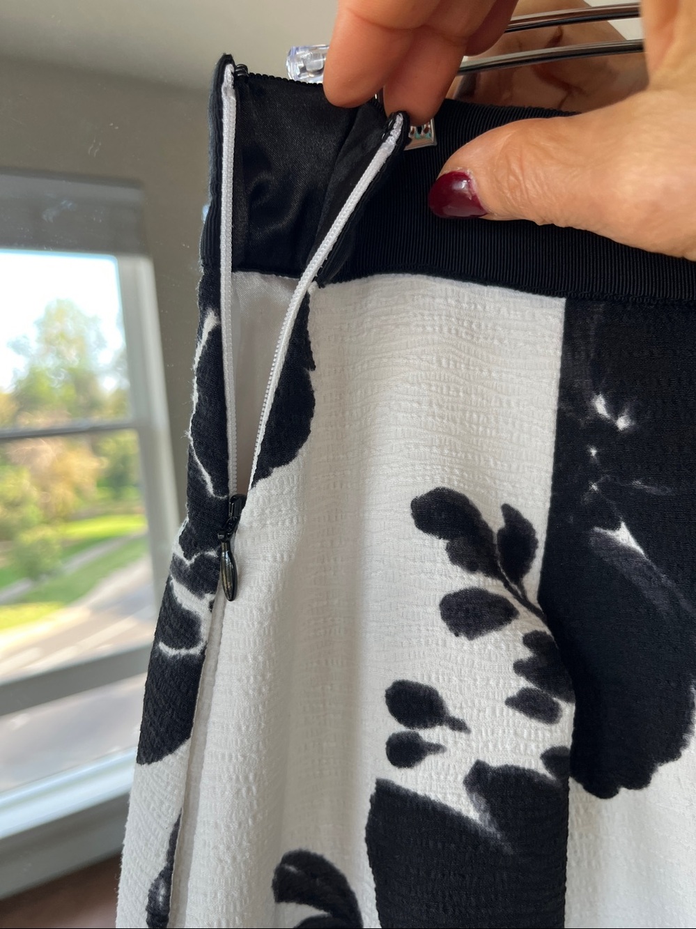 BHWM black & white graphic floral midi skirt with pockets - 8 - Picture 7 of 11